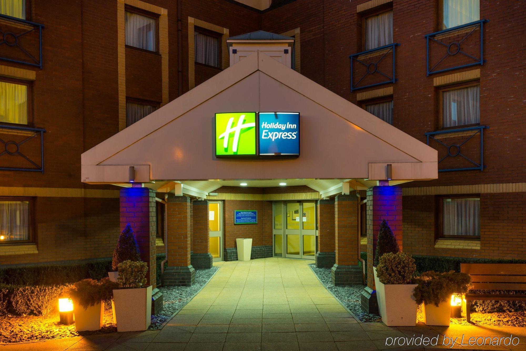 Holiday Inn Express Bristol Filton, An Ihg Hotel Esterno foto